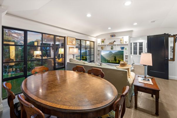 Dining room, Interior, Recessed Lighting