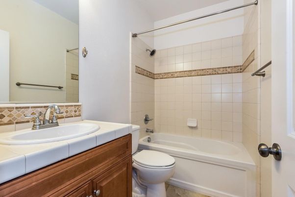 Bathroom, Interior, Tile Countertops