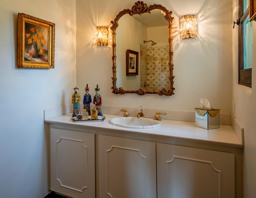 Bathroom, Interior, Tile Countertops