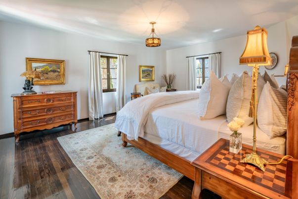 Bedroom, Interior, Pendant Lights, Wood Texture Flooring