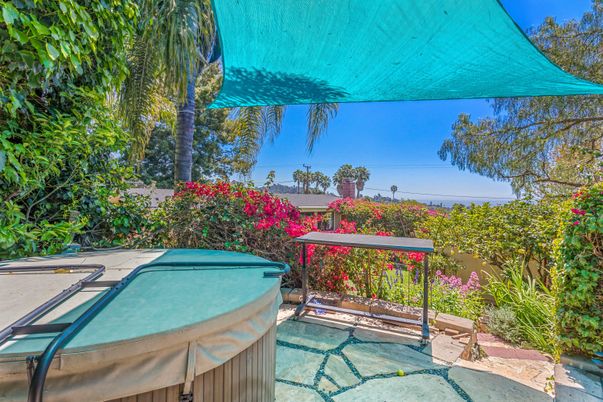 Exterior, Hot Tub