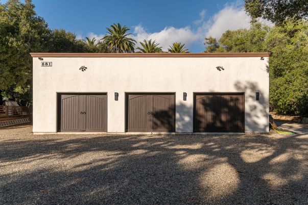 Detached Garage, Exterior
