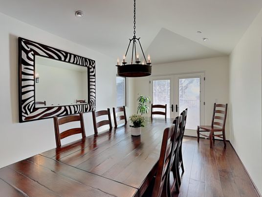 Chandelier, Dining room, Interior, Recessed Lighting, Wood Texture Flooring