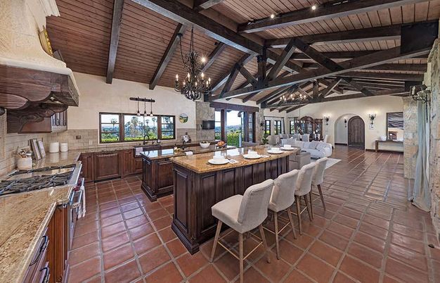 Chandelier, Interior, Kitchen, Wooden Beams, Wooden Ceilings
