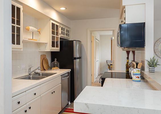 Interior, Kitchen, Recessed Lighting, Tile Countertops