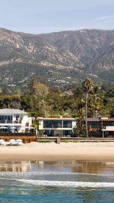 Exterior, Lake
