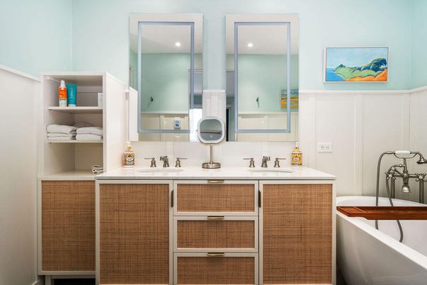 Bathroom, Dual Sink Vanities, Interior, Recessed Lighting