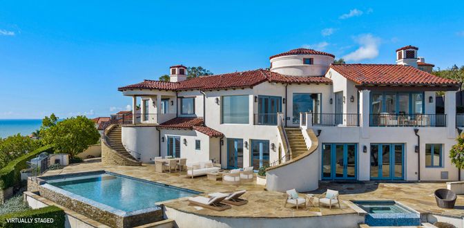 Exterior, Pool, Water