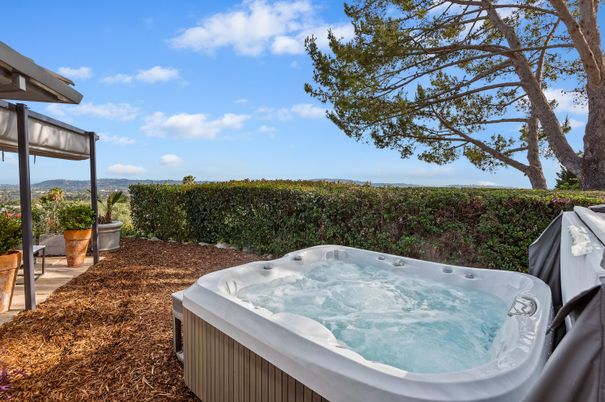 Exterior, Hot Tub