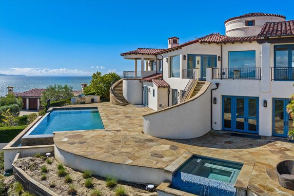 Exterior, Pool, Water
