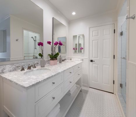 Bathroom, Dual Sink Vanities, Interior, Recessed Lighting