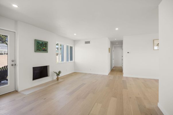 Empty room, Interior, Recessed Lighting, Wood Texture Flooring