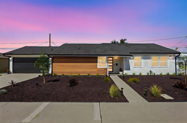 Attached, Exterior, Facade, Ranch