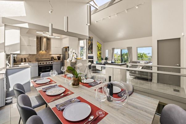 Dining room, Interior, Kitchen, Pendant Lights, Stainless Steel Appliances