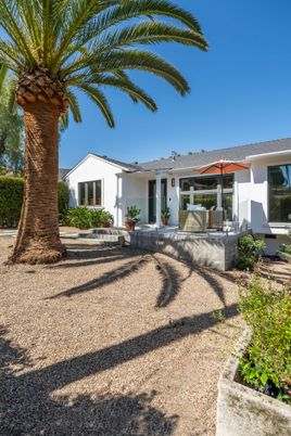 Backyard, Exterior, Facade, Ranch