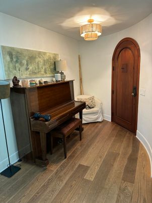 Chandelier, Interior, Piano, Wood Texture Flooring