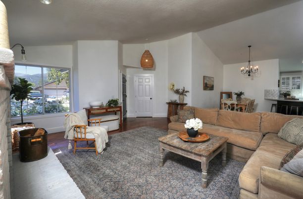 Chandelier, Dining room, Interior, Living room, Pendant Lights, Recessed Lighting, Wood Texture Flooring