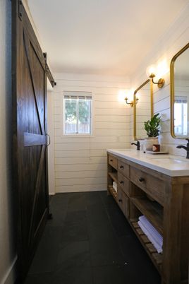 Bathroom, Dual Sink Vanities, Interior