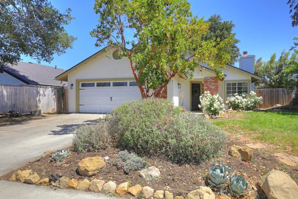 Attached, Exterior, Facade, Brick Facade, Ranch