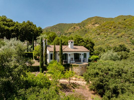 Exterior, Facade, Spanish Mediterranean