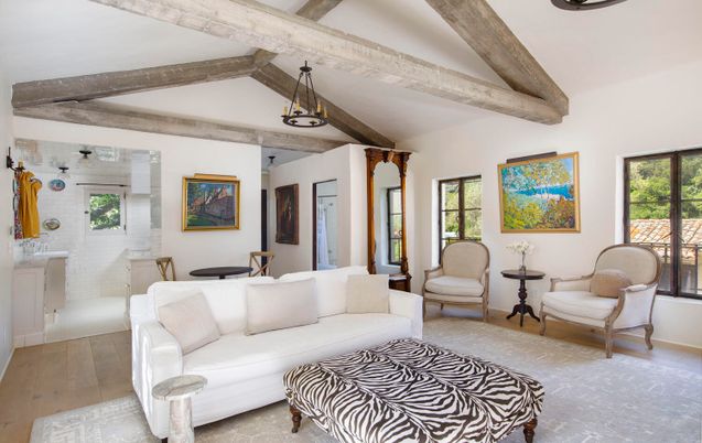 Interior, Living room, Pendant Lights, Wooden Beams, Wood Texture Flooring