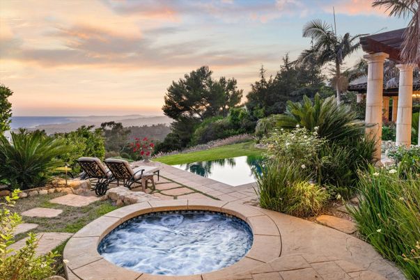 Exterior, Pool, Water
