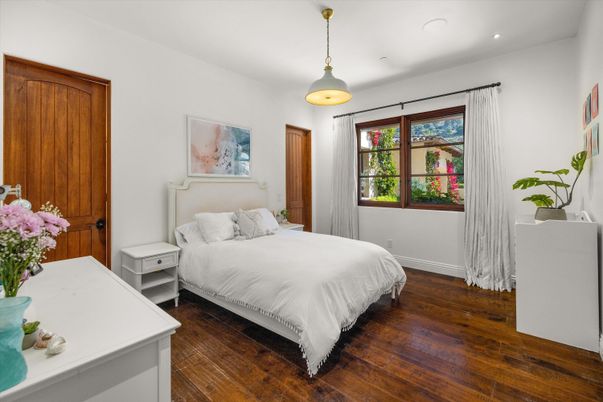 Bedroom, Interior, Pendant Lights, Recessed Lighting, Wood Texture Flooring