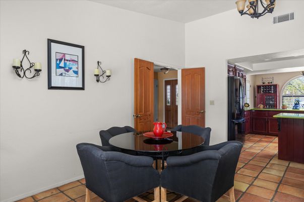 Dining room, Interior