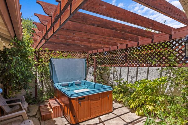 Exterior, Hot Tub