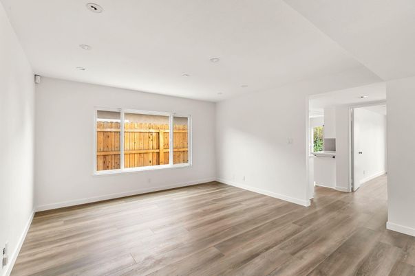 Empty room, Interior, Recessed Lighting, Wood Texture Flooring