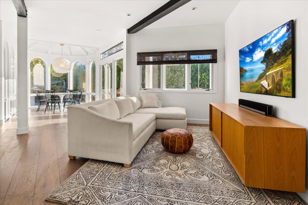 Chandelier, Dining room, Interior, Living room, Recessed Lighting, Wood Texture Flooring