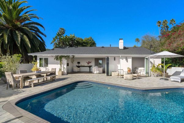 Exterior, Pool
