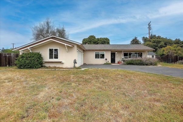 Backyard, Exterior, Facade, Ranch