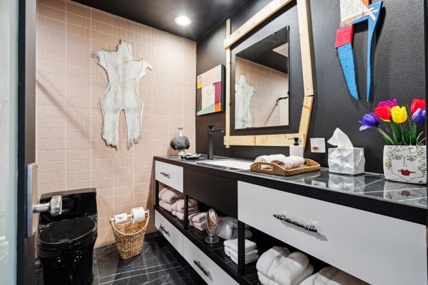 Bathroom, Interior, Recessed Lighting