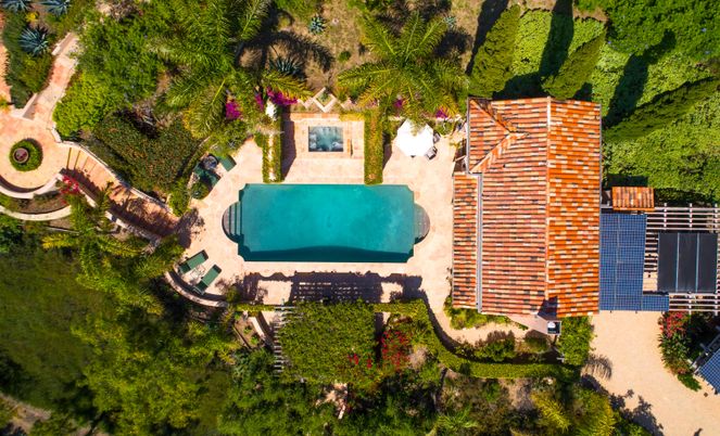 Exterior, Drone