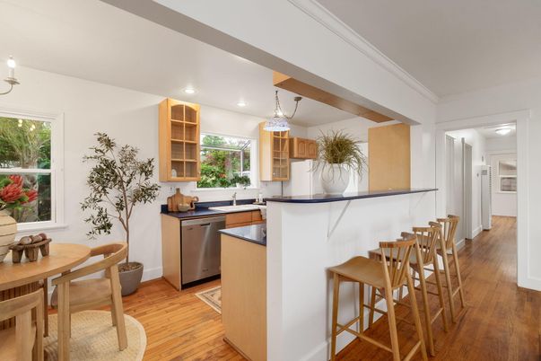 Dining room, Interior, Kitchen, Pendant Lights, Recessed Lighting, Wood Texture Flooring