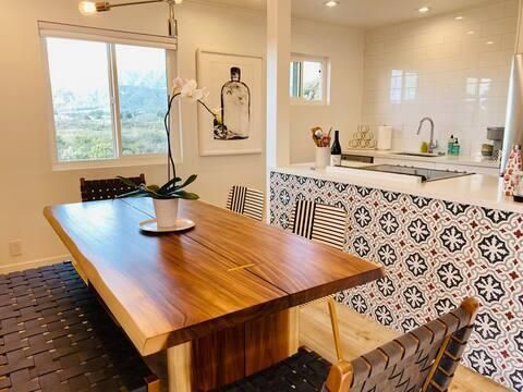 Dining room, Interior, Recessed Lighting