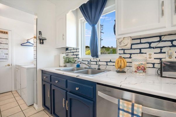Interior, Kitchen, Stainless Steel Appliances, Washer