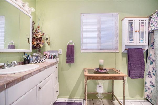 Bathroom, Interior, Tile Countertops
