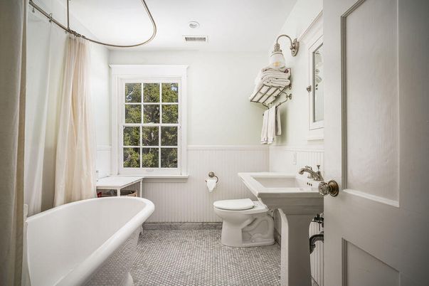 Bathroom, Free Standing Baths, Interior