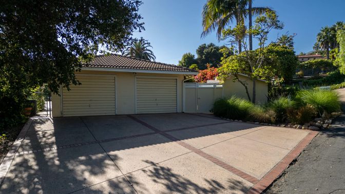 Detached Garage, Exterior