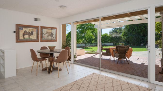 Dining room, Interior