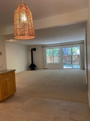 Empty room, Interior, Pendant Lights