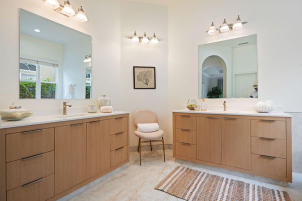 Bathroom, Dual Sink Vanities, Interior, Recessed Lighting