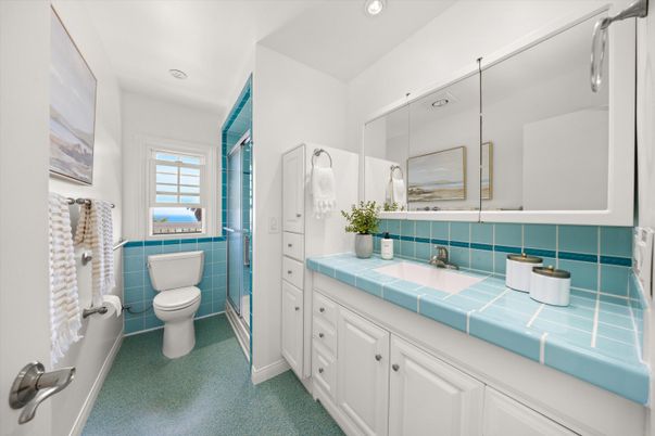 Bathroom, Interior, Recessed Lighting, Tile Countertops