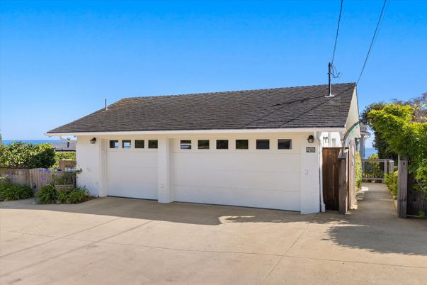 Detached Garage, Exterior
