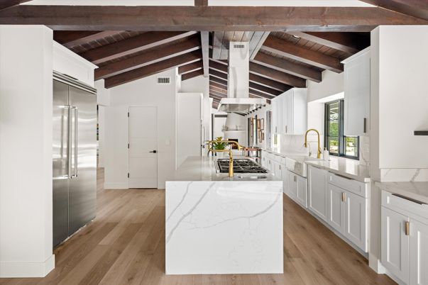 Chandelier, Interior, Kitchen, Stainless Steel Appliances, Wooden Beams, Wooden Ceilings, Wood Texture Flooring