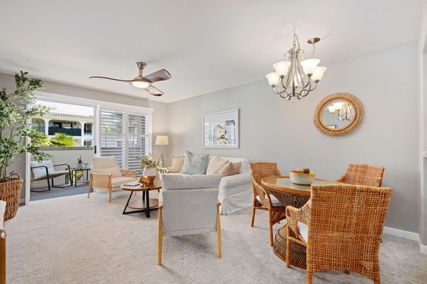 Chandelier, Dining room, Interior, Living room