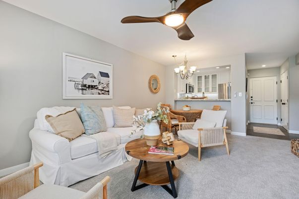 Chandelier, Dining room, Interior, Kitchen, Living room, Recessed Lighting