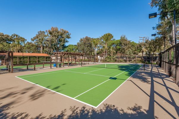 Exterior, Tennis Courts